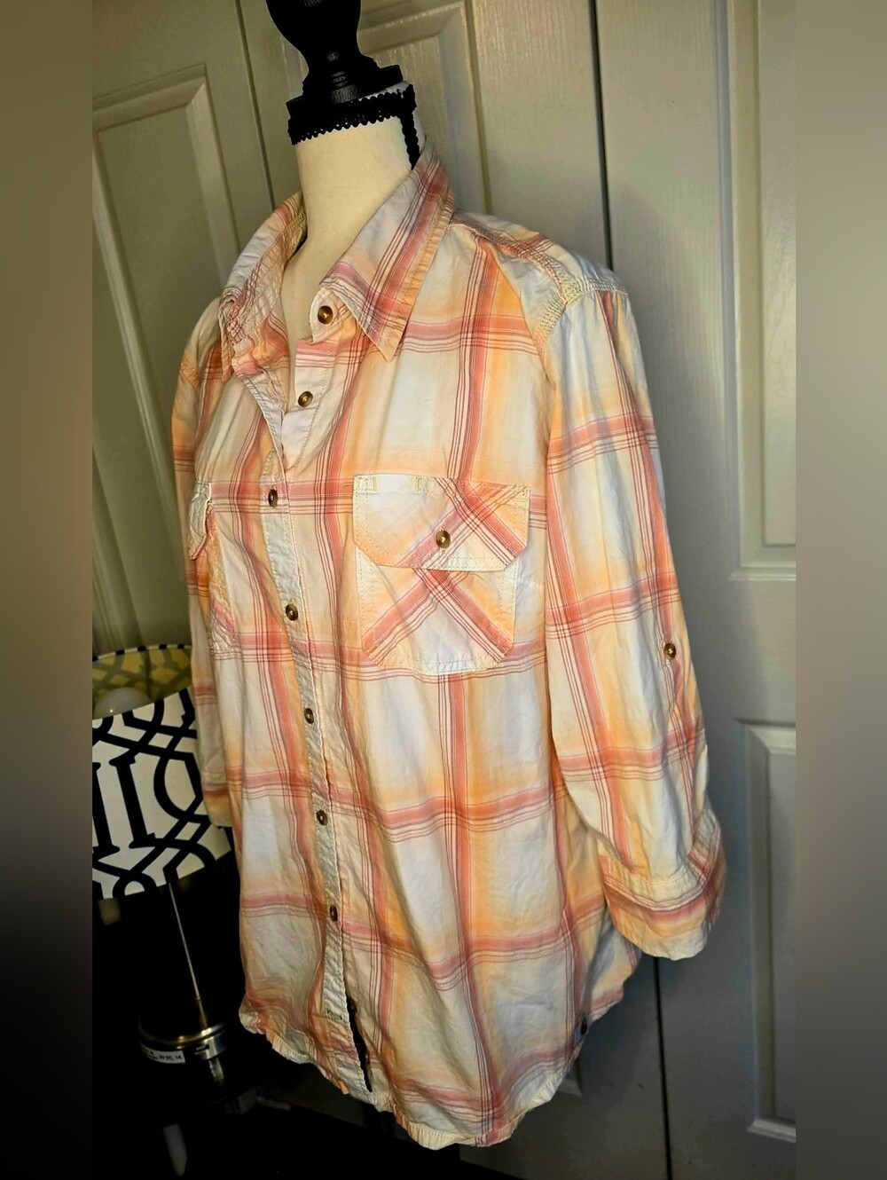 Carhartt Women's Plaid Button-Up Shirt - Peach/Coral & White - Size XL (16/18) - Picture 2 of 10